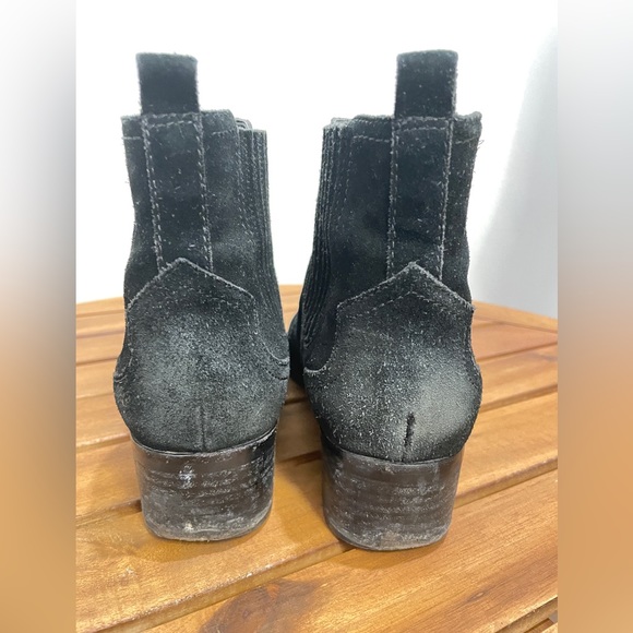 Sued Ankle 🥾 - Picture 3 of 4